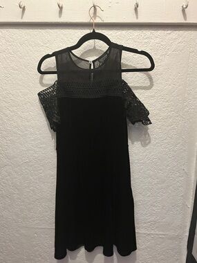 Topshop Black Cold-Shoulder Lace-Trim Mini Dress